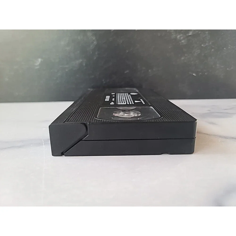 Cats & Dogs VHS Warner Bros. (2001) NO CASE READ